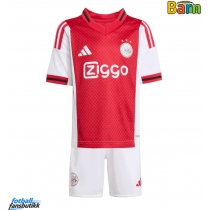 Ajax Hjemmedraktsett Barn 2025-26 Kortermet (+ Korte bukser)